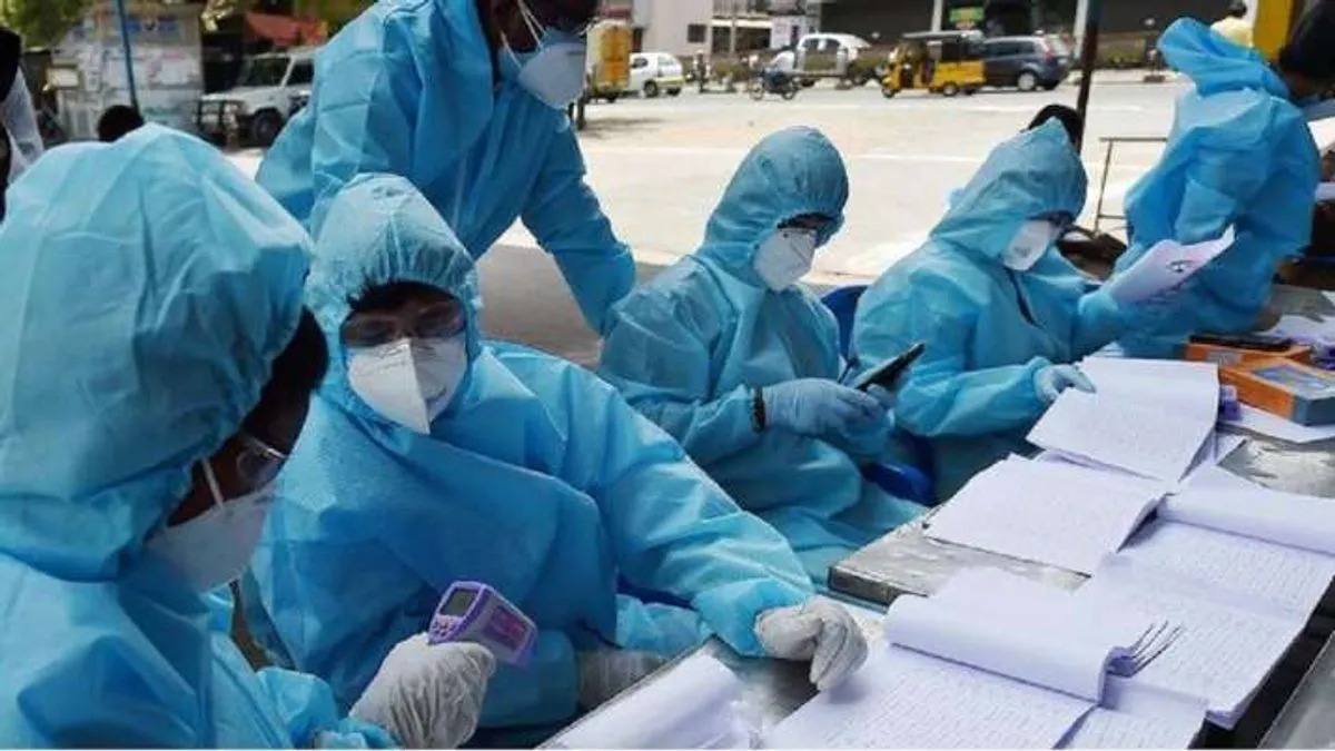India records 2,424 new coronavirus infections, 3 deaths