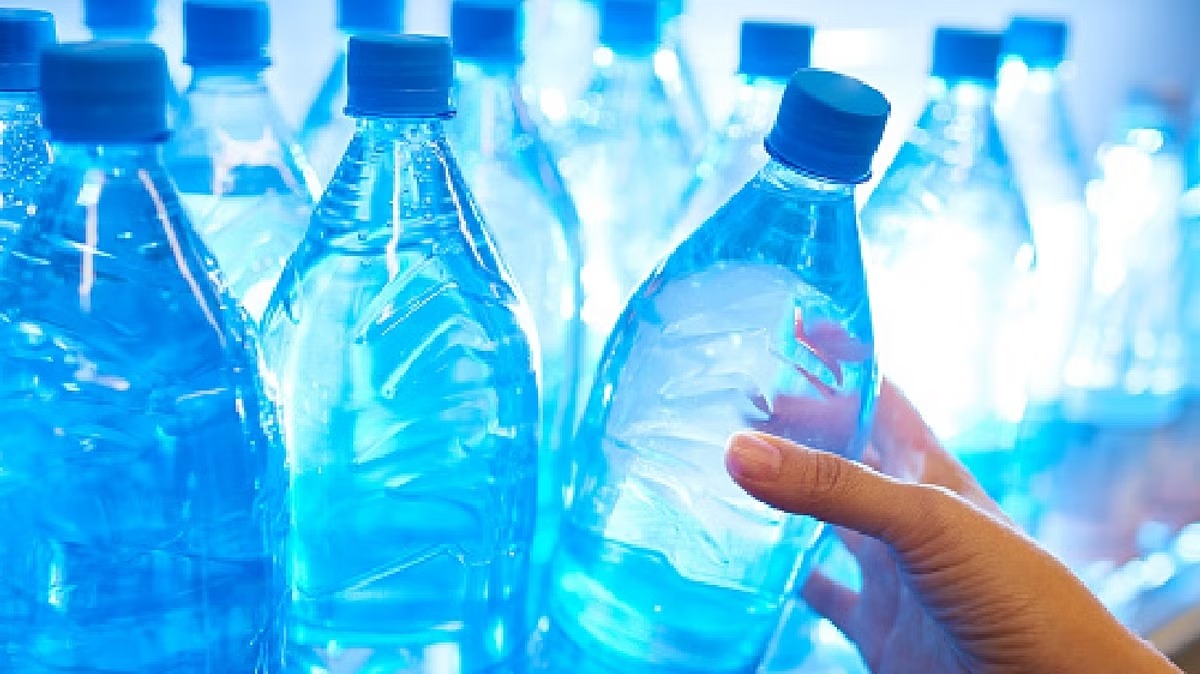 Why we should not reuse plastic water bottles