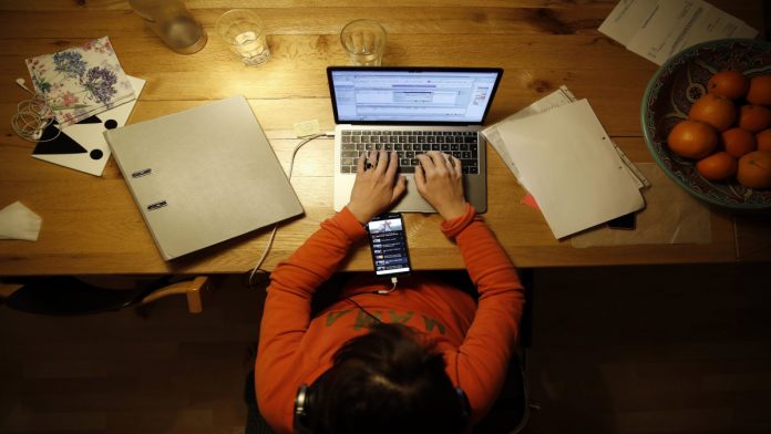 10 ways sitting for 10 hours daily is affecting your brain and raising risk of dementia